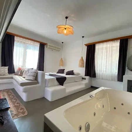 Tomsan & Akyaka Hotel