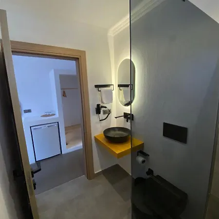 Ξενοδοχείο Tomsan & *