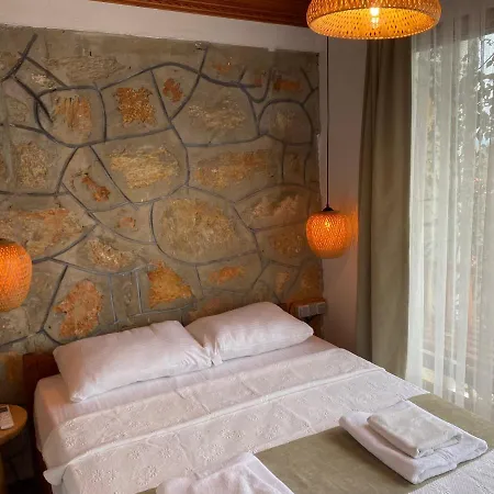 Tomsan & Akyaka Hotel