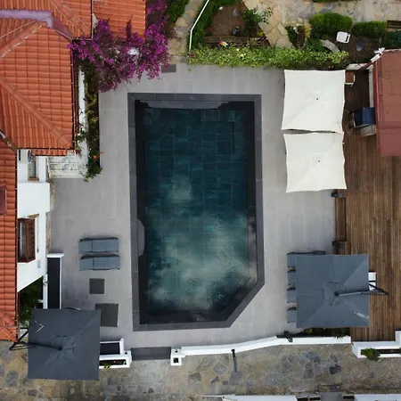 Ξενοδοχείο Tomsan & *