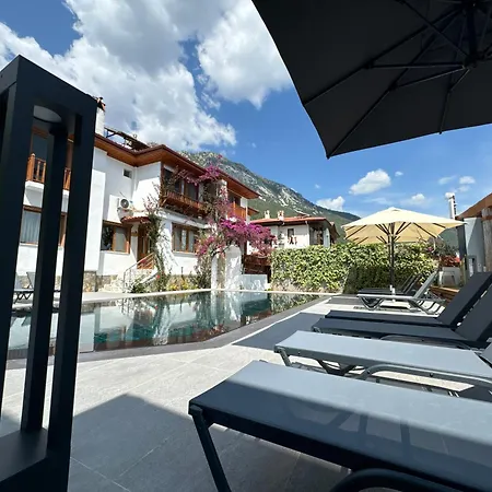 Tomsan & Akyaka Hotel *