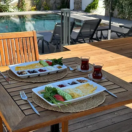 Tomsan & Akyaka Hotel *