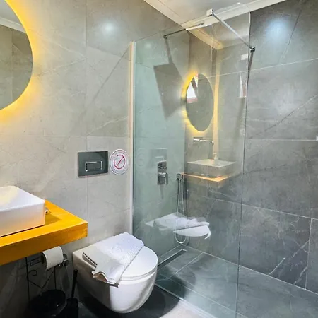 Tomsan & Ξενοδοχείο *