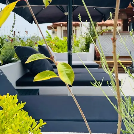 Tomsan & Ξενοδοχείο *